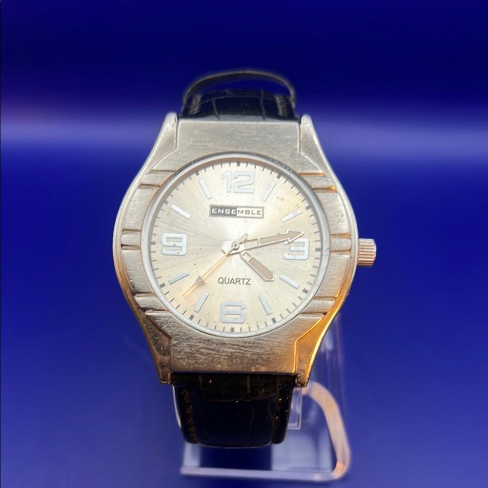 Ensemble Silver Quartz Men's Watch 43 mm face